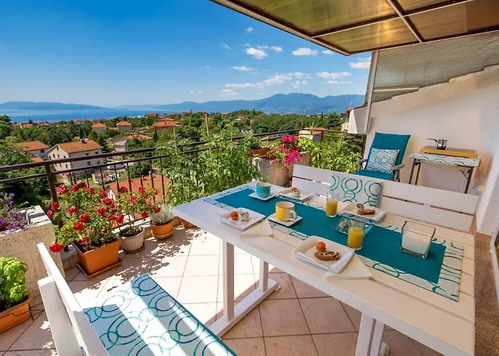 Apartment Magda With A Parking Space And Sea View